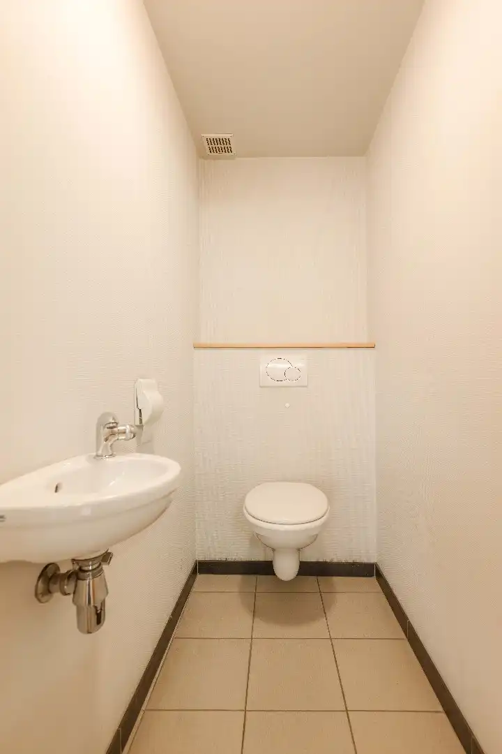 VERRASSEND RUIME WOONST (HANDELSHUIS) MET TUIN & GARAGE | TOEGANG ACHTEROM foto 6