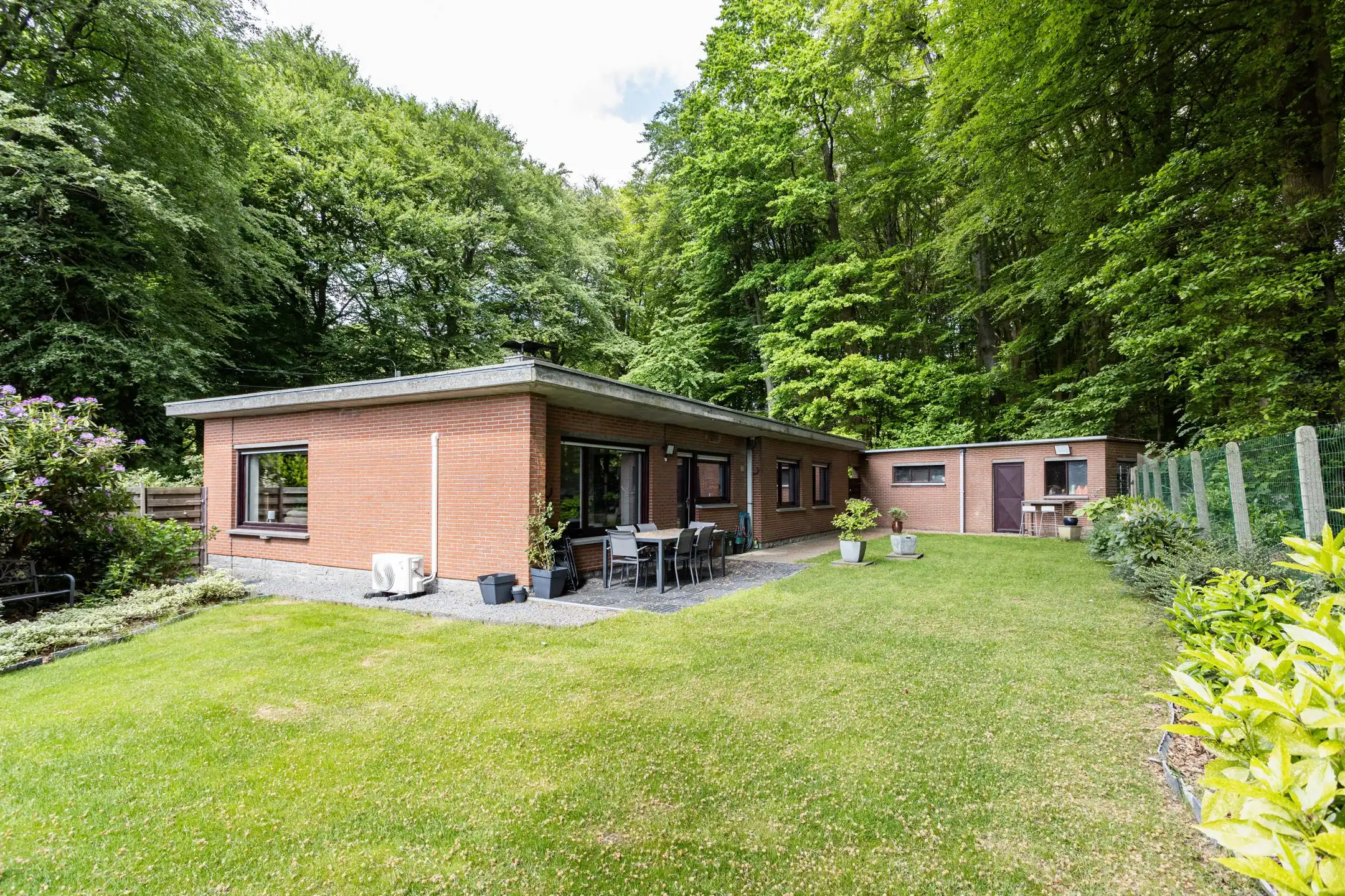Te moderniseren bungalow met bos in Louise-Marie foto 3
