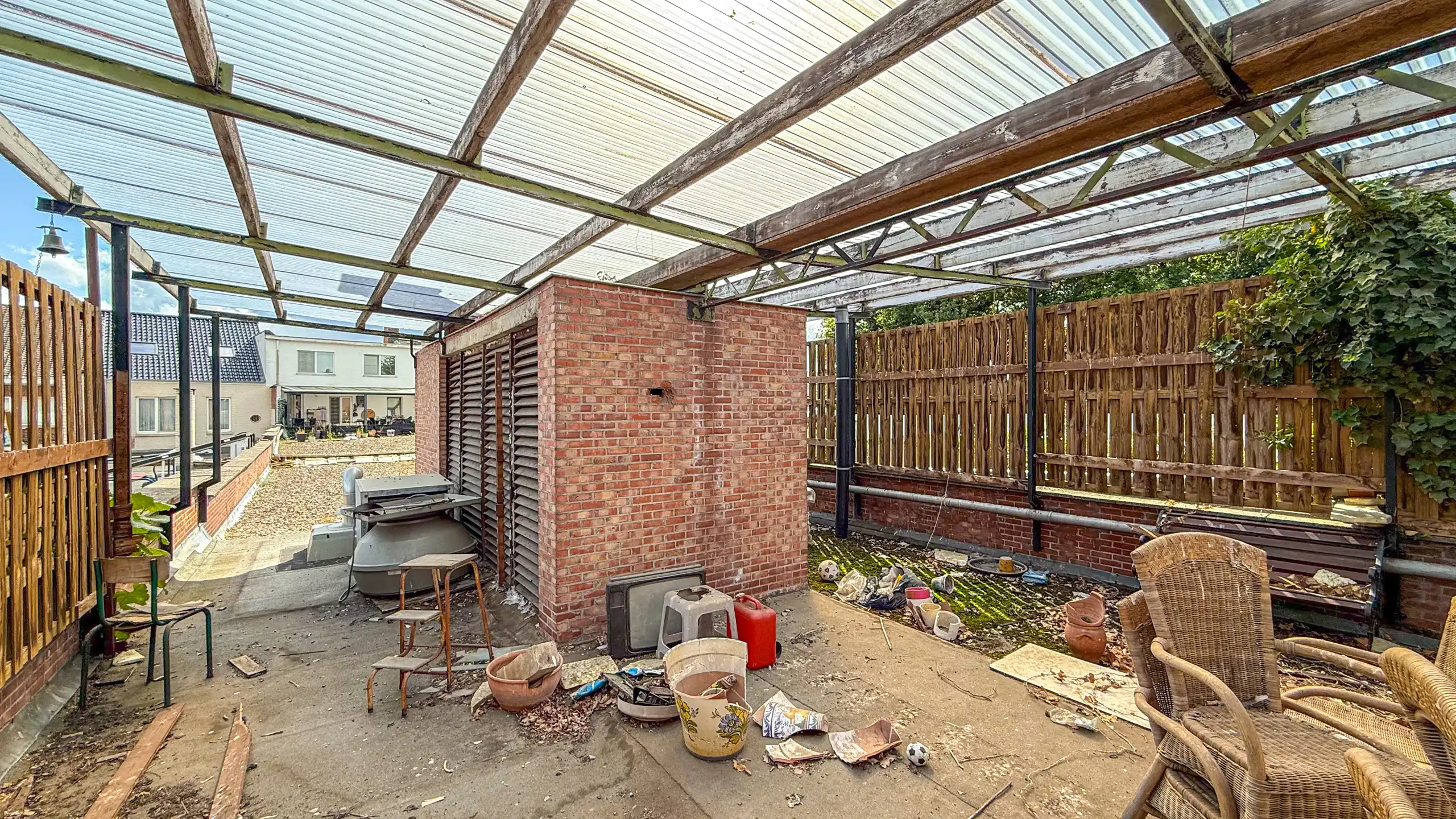 Ruwbouw woning om af te werken met opslagruimte in Heusden! foto 20