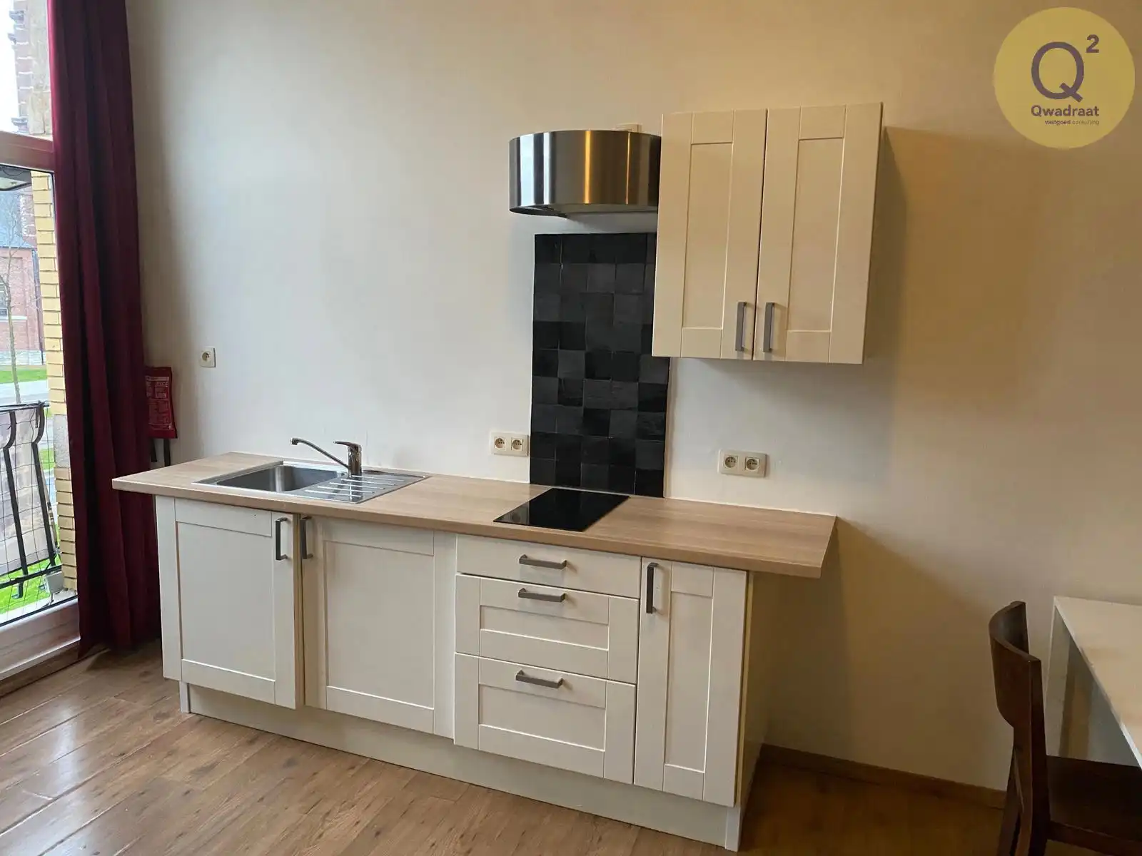 Riant opbrengsteigendom op de Bredabaan te Merksem foto 3