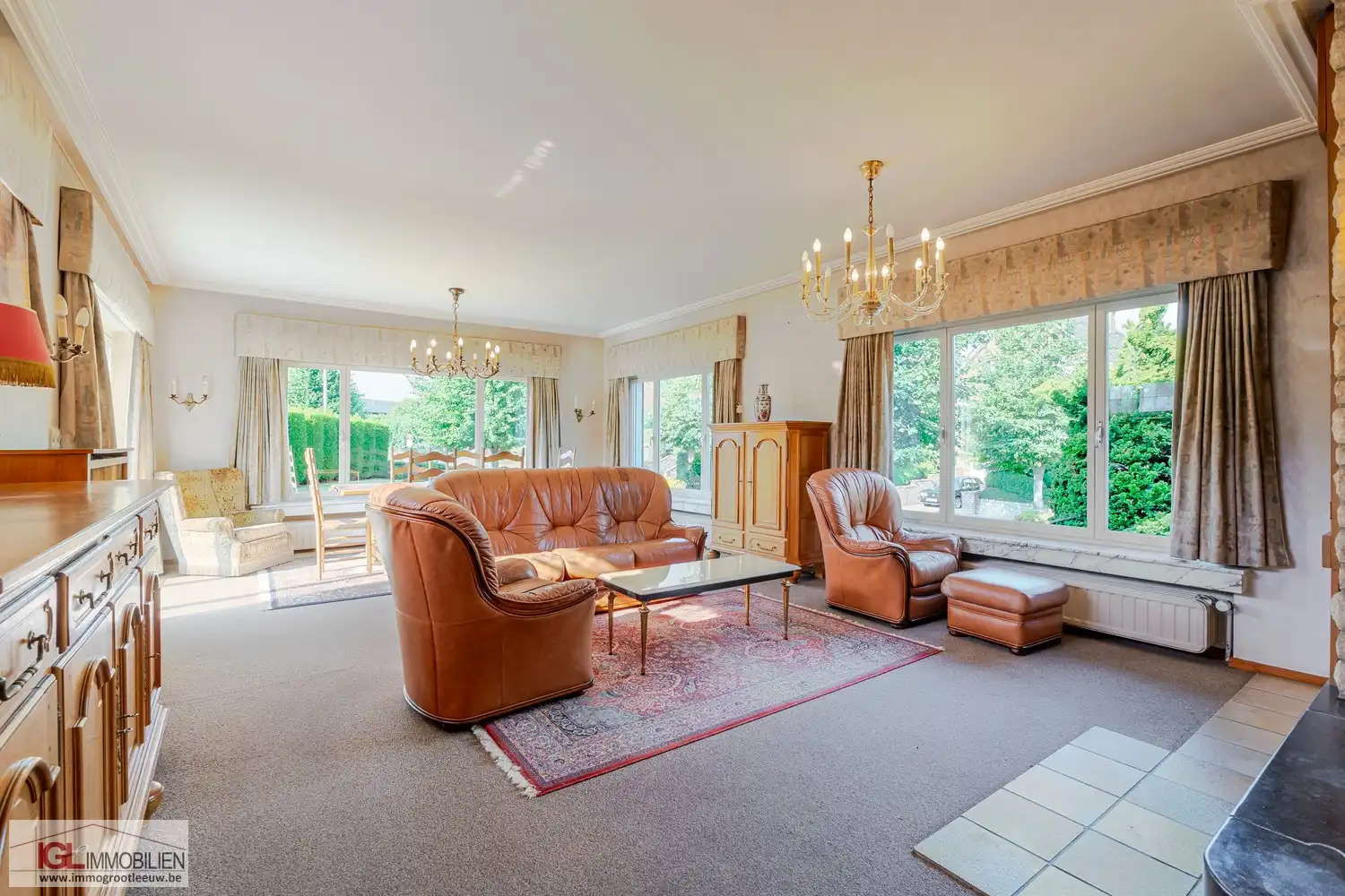 Villa te koop in hartje Sint-Pieters-Leeuw foto 2