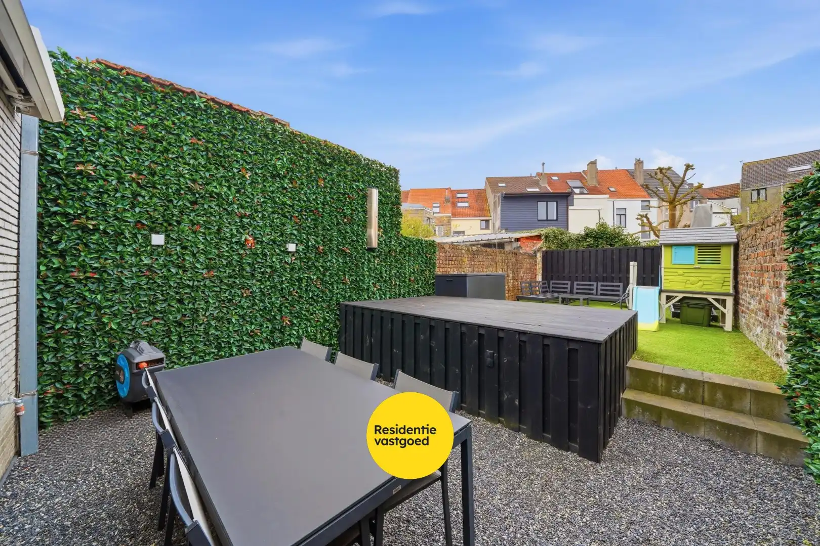 Volledig gerenoveerde woning met zonnige buitenruimte foto 5