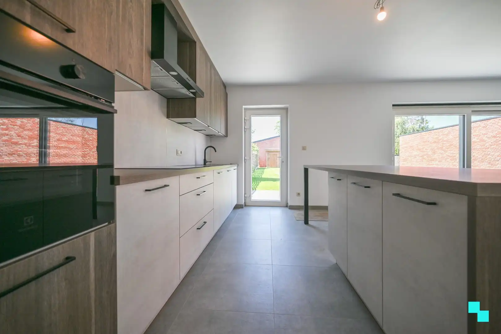 Riante nieuwbouwwoning met aangename tuin te Izegem foto 8