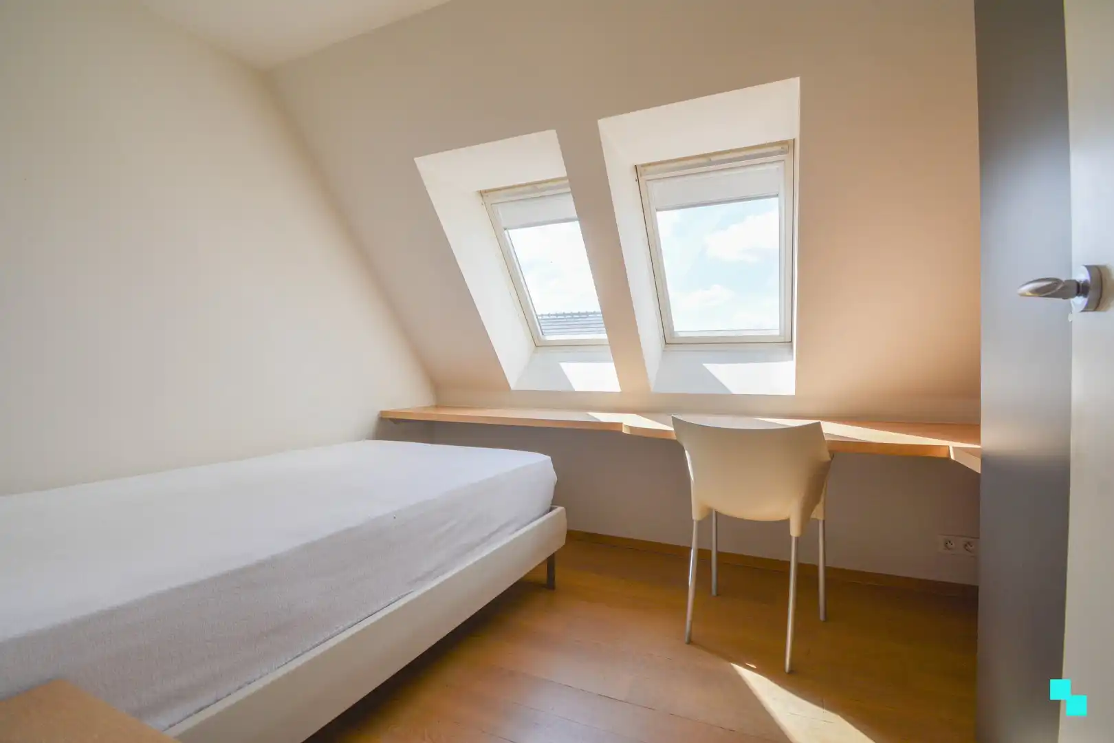 UItzonderlijk ruim appartement aan het water te Roeselare! foto 29