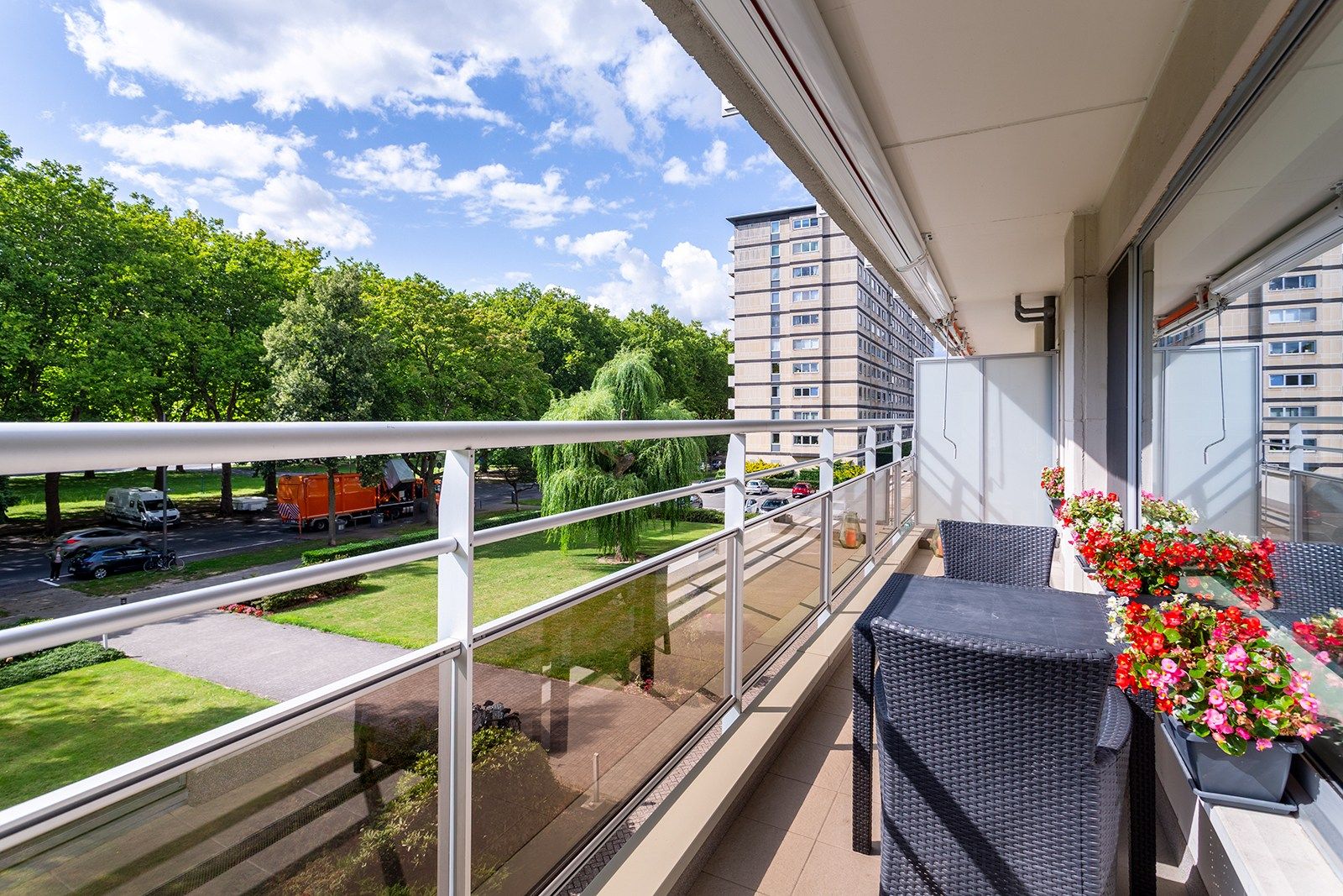 Gerenoveerd appartement met 2 terrassen foto 8