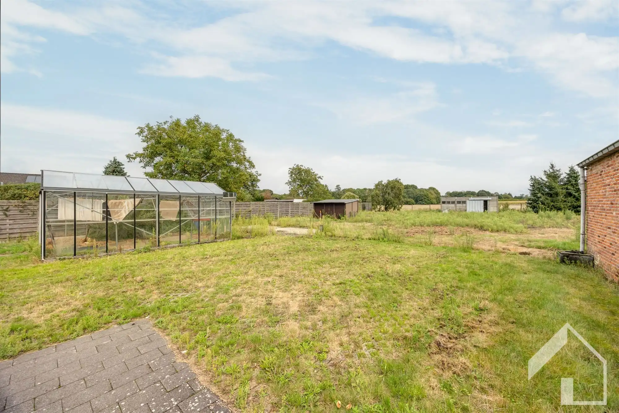 Gerenoveerde laagbouwwoning op 2984m2 foto 16