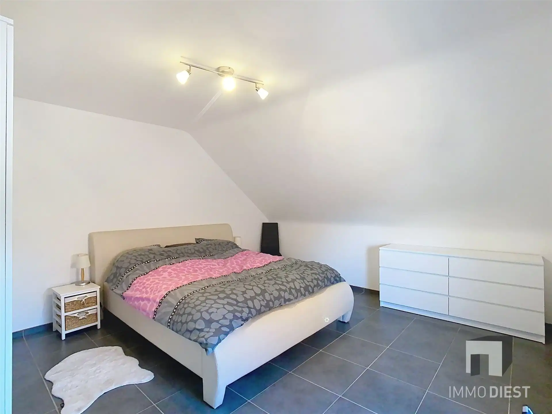 Ruim en energiezuinig duplexappartement (100 m²) met zonnig terras in Schaffen foto 9