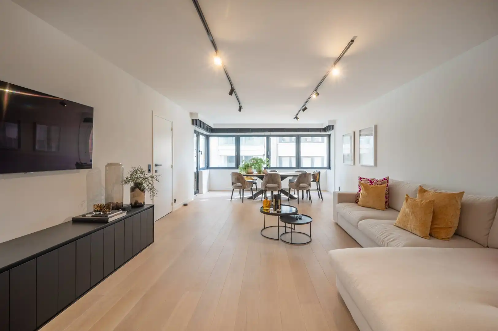 Lichtrijk appartement met zijdelings zeezicht en prachtig open zicht over Duinbergen foto 4
