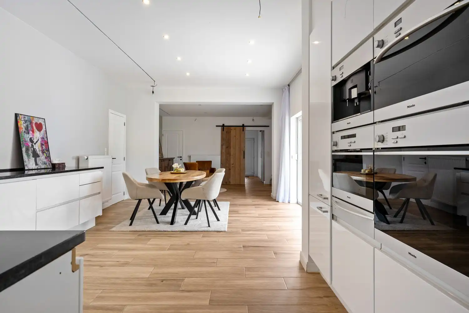 Recent gerenoveerde woning met 4 slpkrs en tuin foto 11