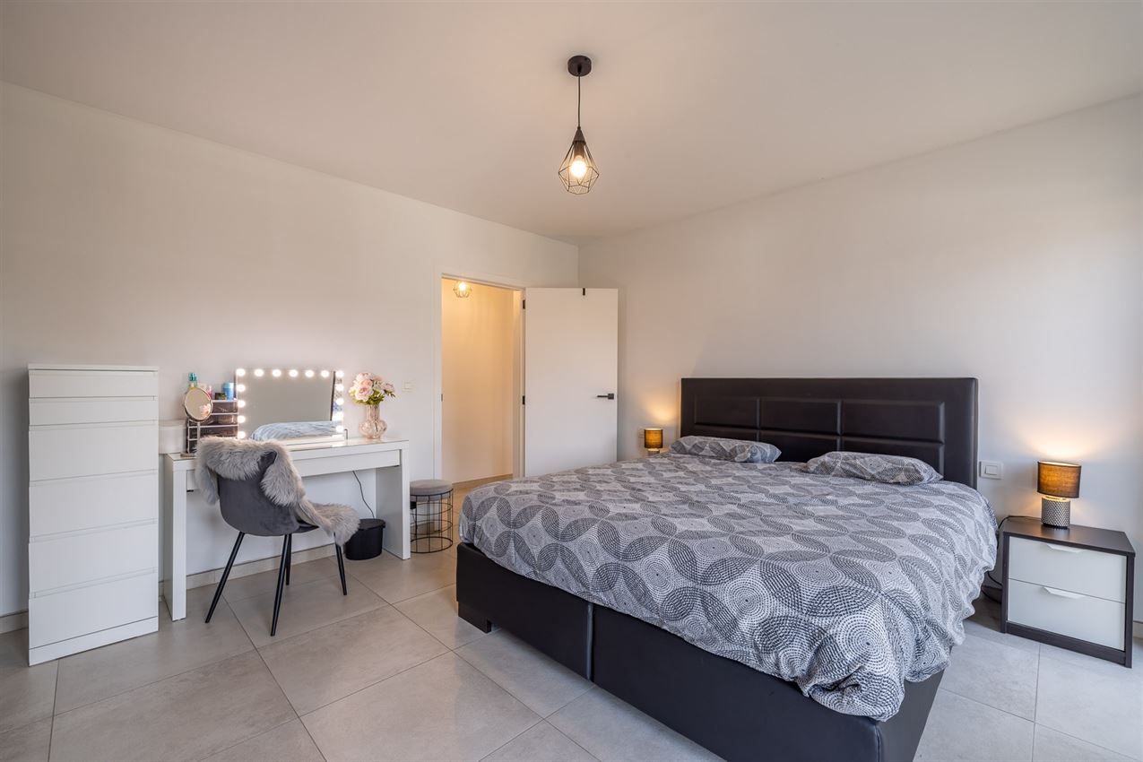 2 grote slk, 123m², hoogwaardige afwerking met tuintje en EPC A. foto 17