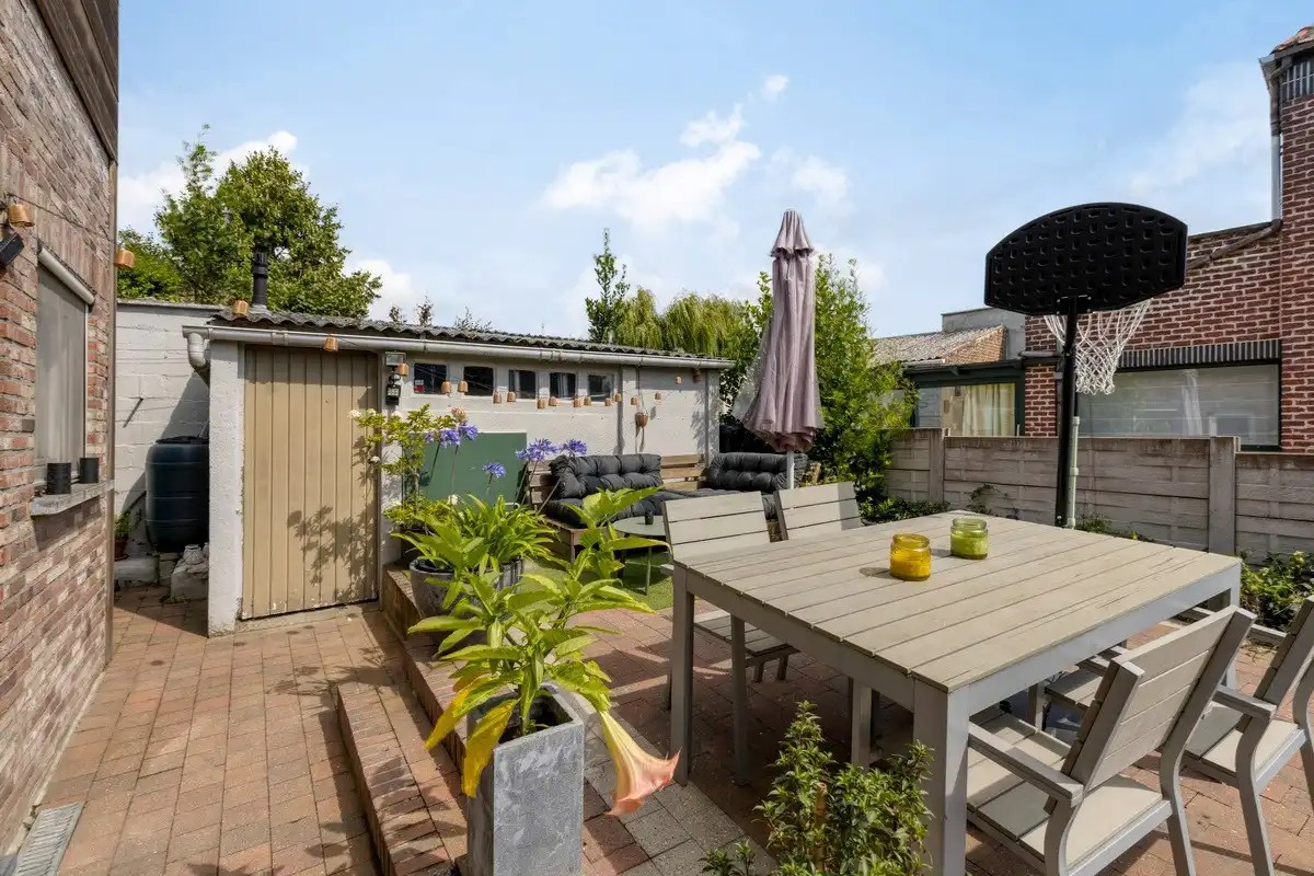 Charmante driegevelwoning foto 12