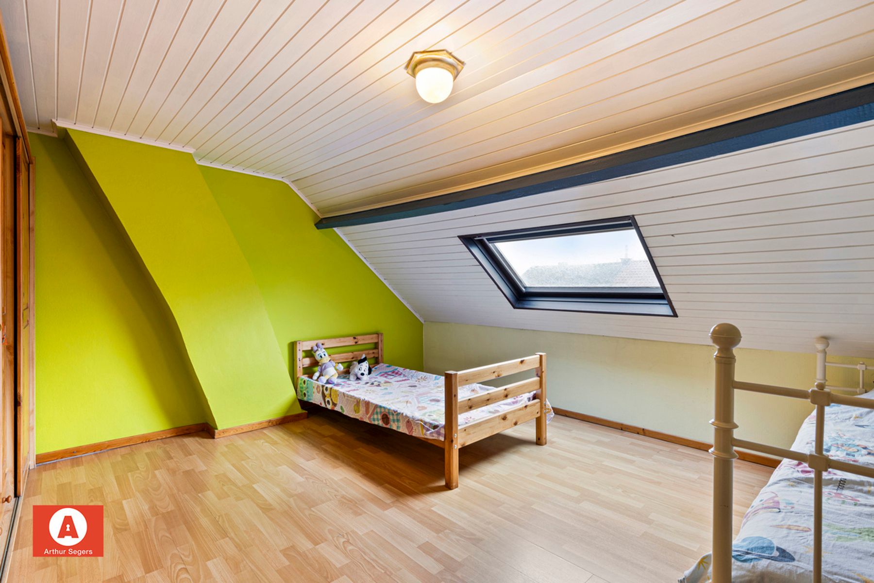 Gesloten bebouwing met 2 slaapkamers, garage én staanplaats foto 14