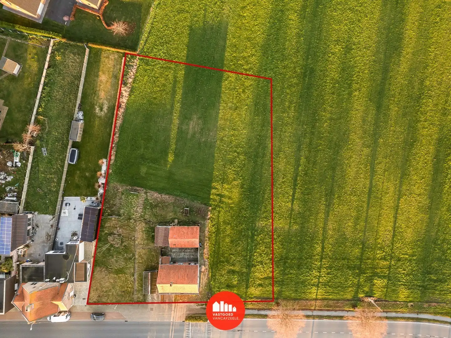 Perceel bouwgrond op rustige ligging in Zuidschote met open zicht over de velden. foto {{pictureIndex}}