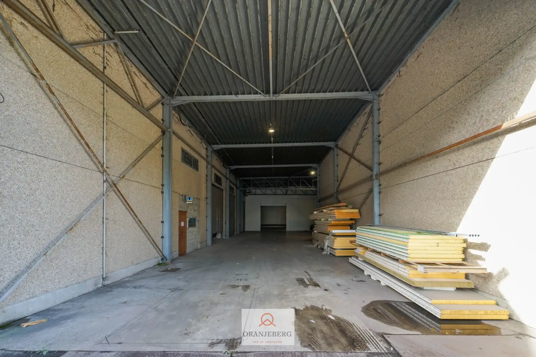 Magazijn (221m²) Te Huur met hoge bereikbaarheid vlakbij R4 foto 11