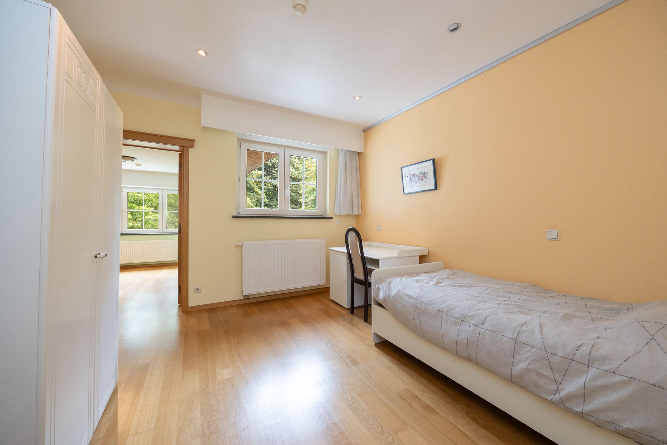 Charmante rietgedekte HOB met garage foto 24