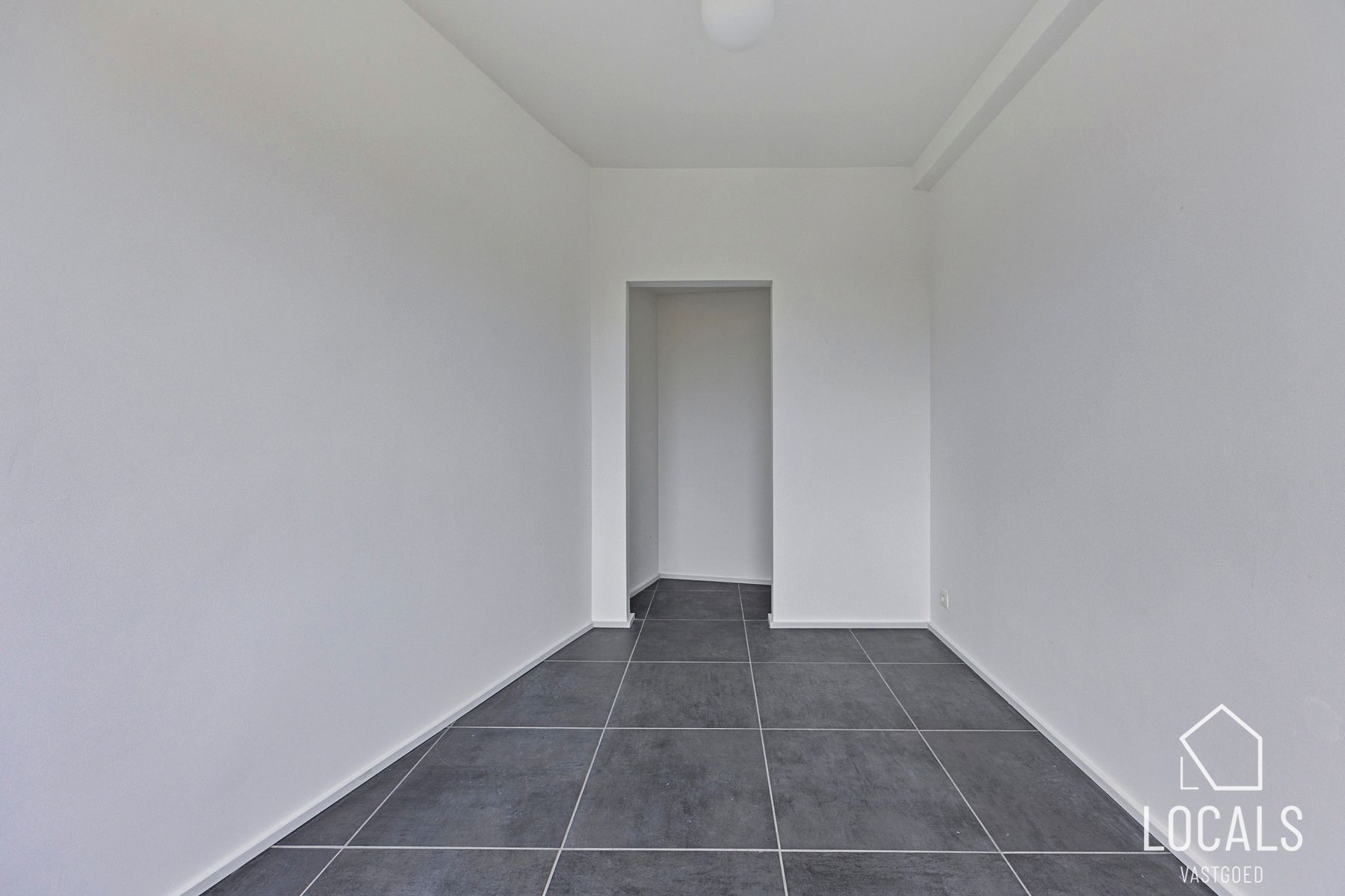 Mooi gerenoveerd 3-slaapkamerappartement te Nieuwerkerken foto 6