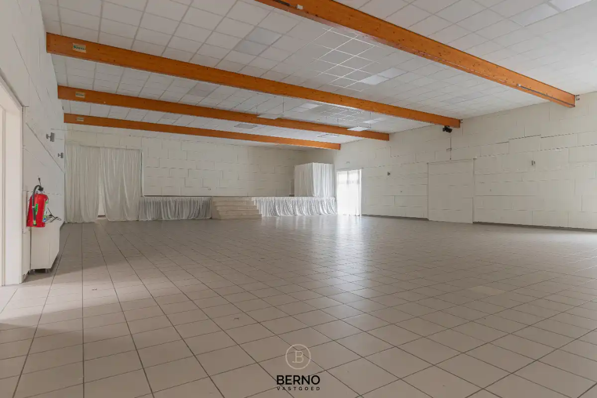 Horecazaak met ruime zaal. foto 8