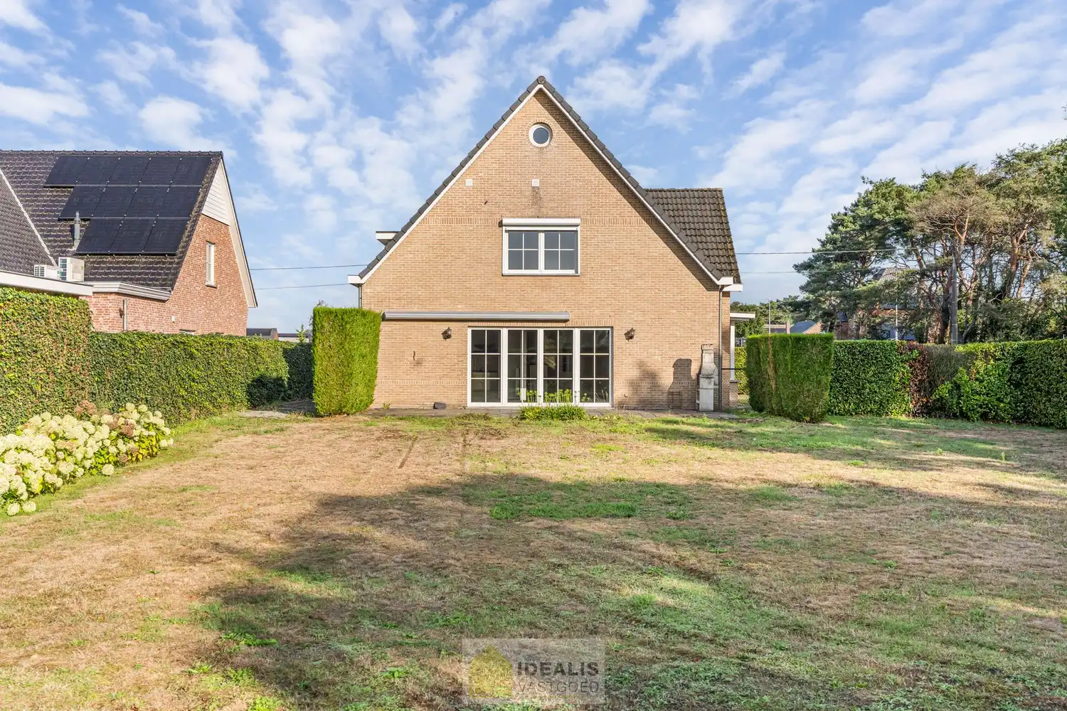 IDEALIS VASTGOED – HEDENDAAGSE EENGEZINSWONING OP RUSTIGE LOCATIE MET AANGELEGDE TUIN OP EEN KNAP PERCEEL (9A87CA) NABIJ HET CENTRUM VAN PELT – De woning omvat een heerlijke lichtrijke open leefruimte met aansluitend goed uitgeruste keuken, fijne wasplaats/berging, 4 royale slaapkamers en goed ingerichte badkamer. Een praktisch ingedeelde woning op een aangenaam en ruim perceel! foto 33