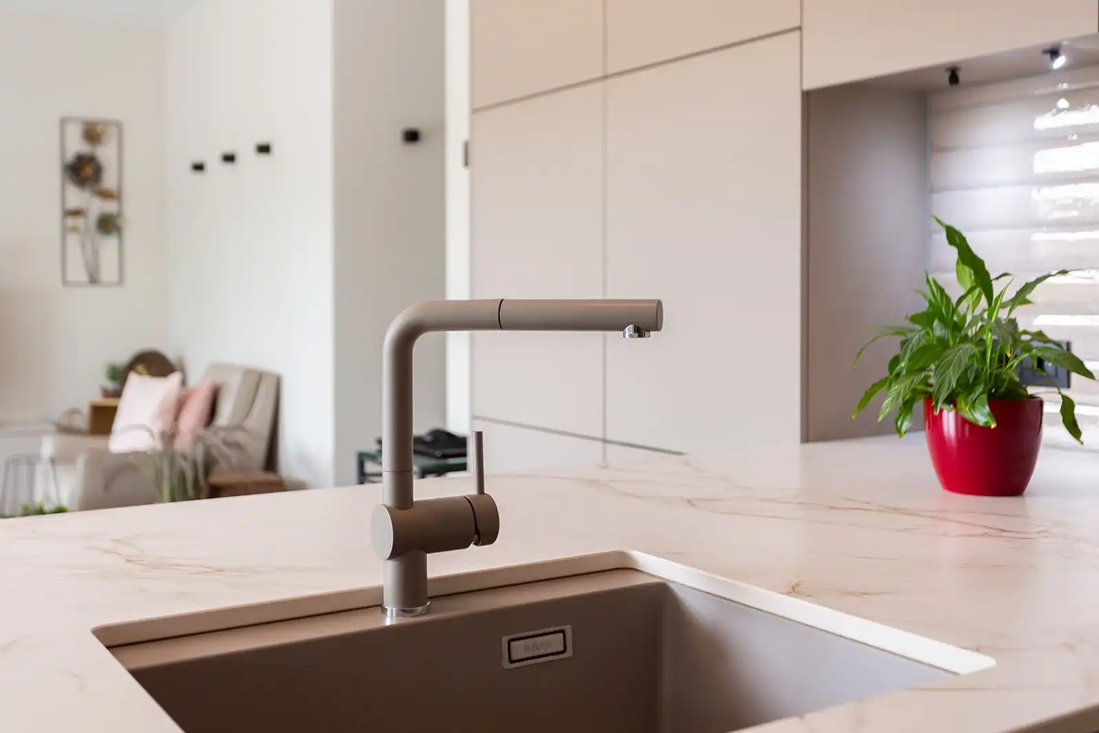 Stijlvol nieuwbouwappartement in idyllisch binnengebied foto 15