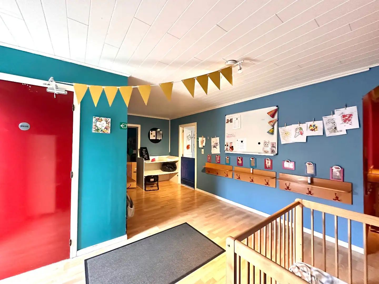 Veelzijdig handelshuis met ruime tuin – momenteel ingericht als crèche foto 3