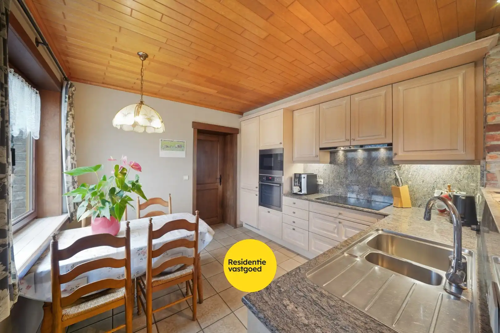 Rustig en groen wonen naast historisch erfgoed – Ruime alleenstaande woning in Ettelgem foto 10