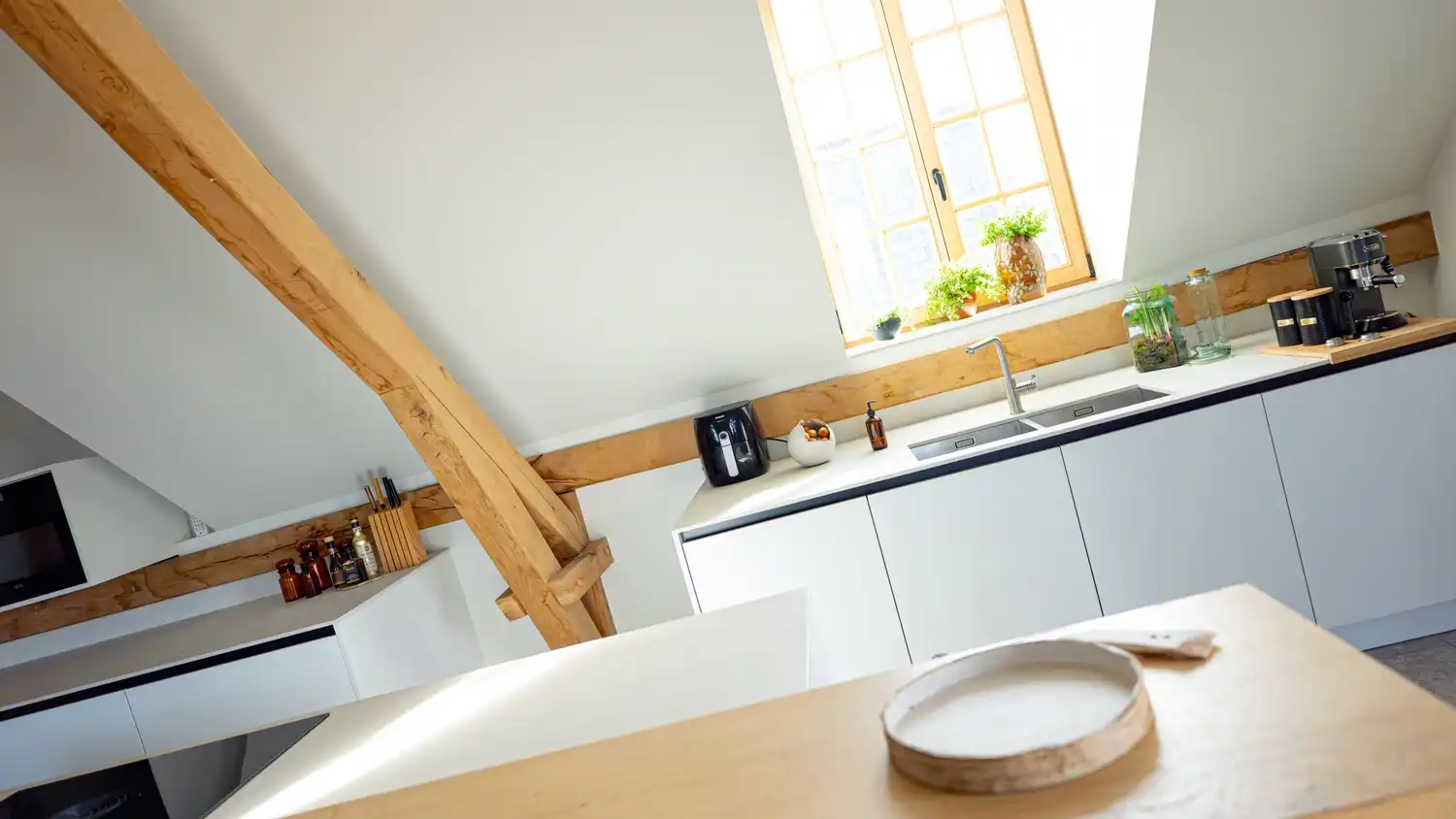 Penthouse met charmante afwerking en loftgevoel in het hart van Bocholt! foto 3