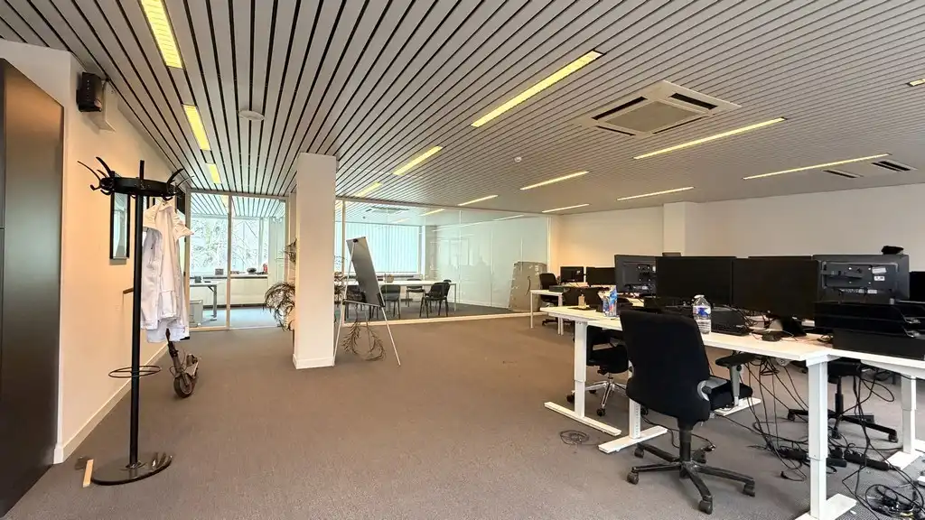Budgetvriendelijk, instapklaar kantoor te huur in Antwerpen foto 4