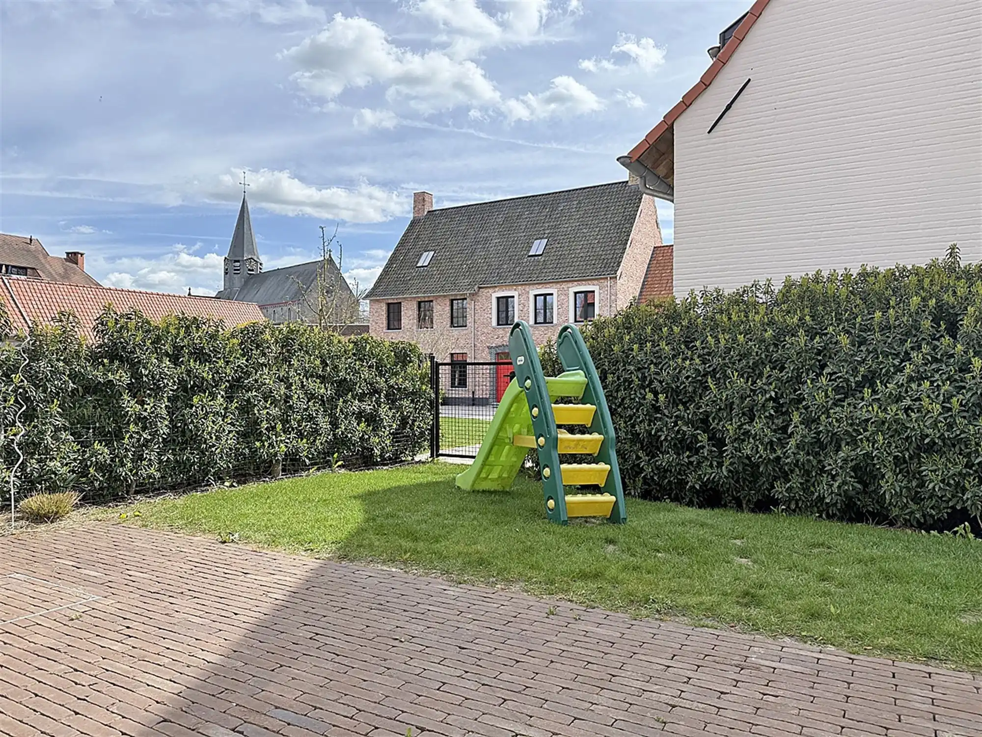 Instapklare DORPSWONING met 3 SLAAPKAMERS, TUIN/TERRAS, PARKING & grote KELDER foto 9