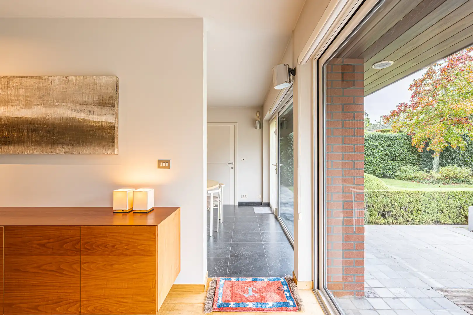 Ruime, instapklare villa met 4 slaapkamers, dubbele garage, burearuimte en aangelegde tuin op ideale ligging in Menen.  foto 18