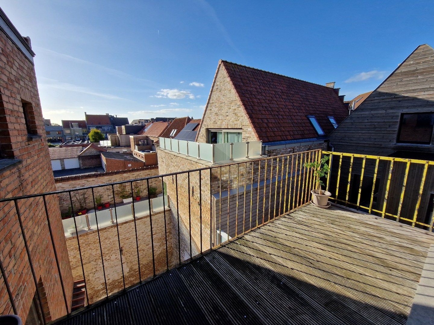 Opbrengsteigendom te koop in hartje Veurne – netto rendement 3,5% foto 15