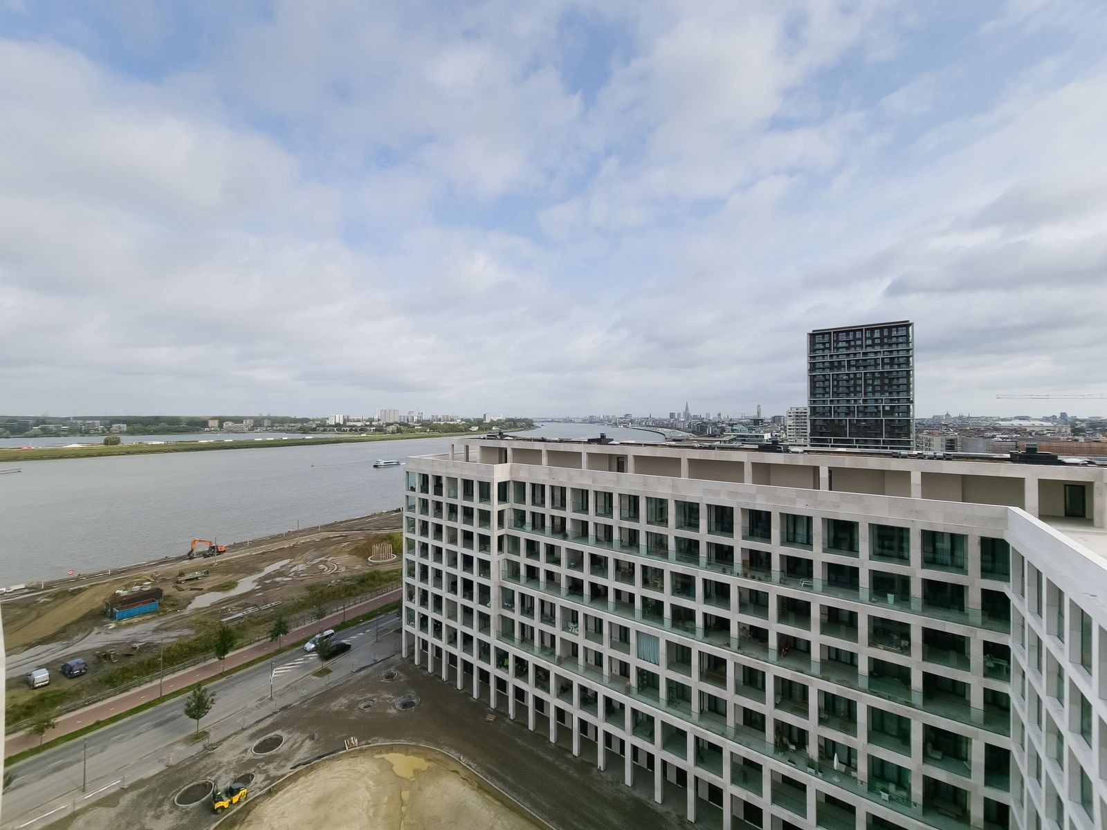 1-slpk app. met terras en zicht op Schelde foto 8