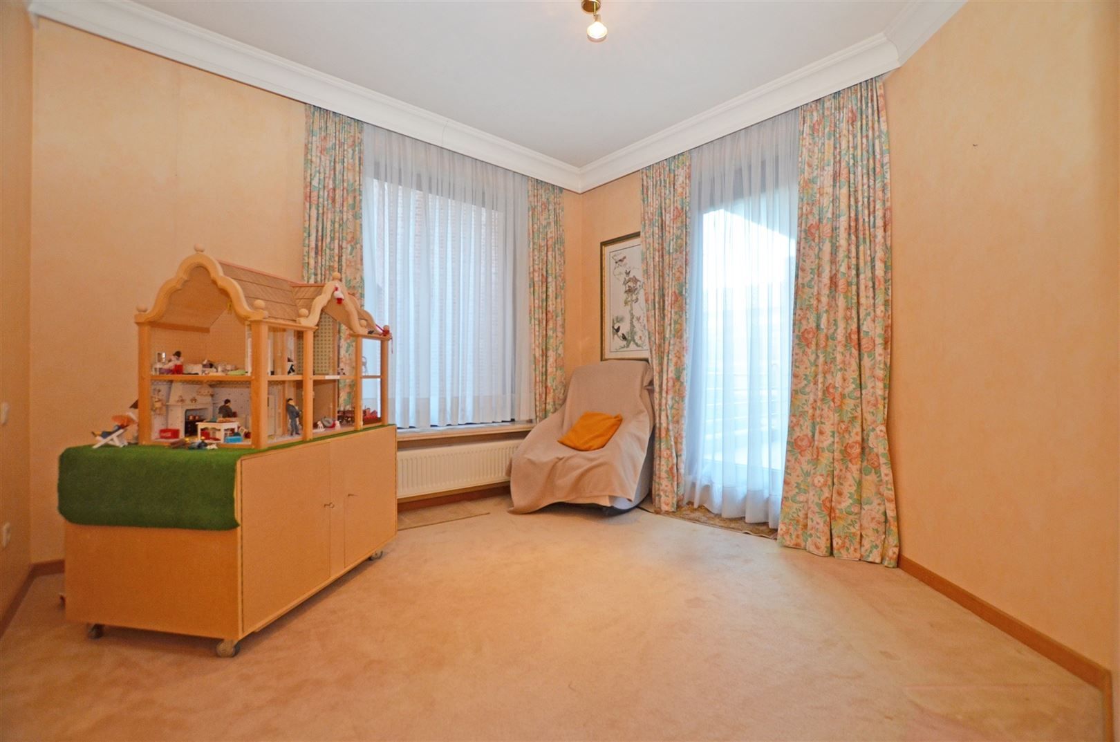 Ruim appartement met drie slaapkamers. foto 16