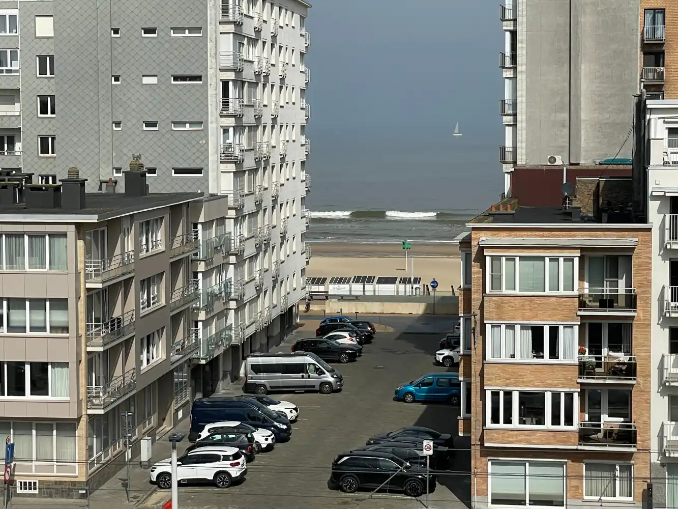 Gezellige studio met frontaal zeezicht te huur. foto 3