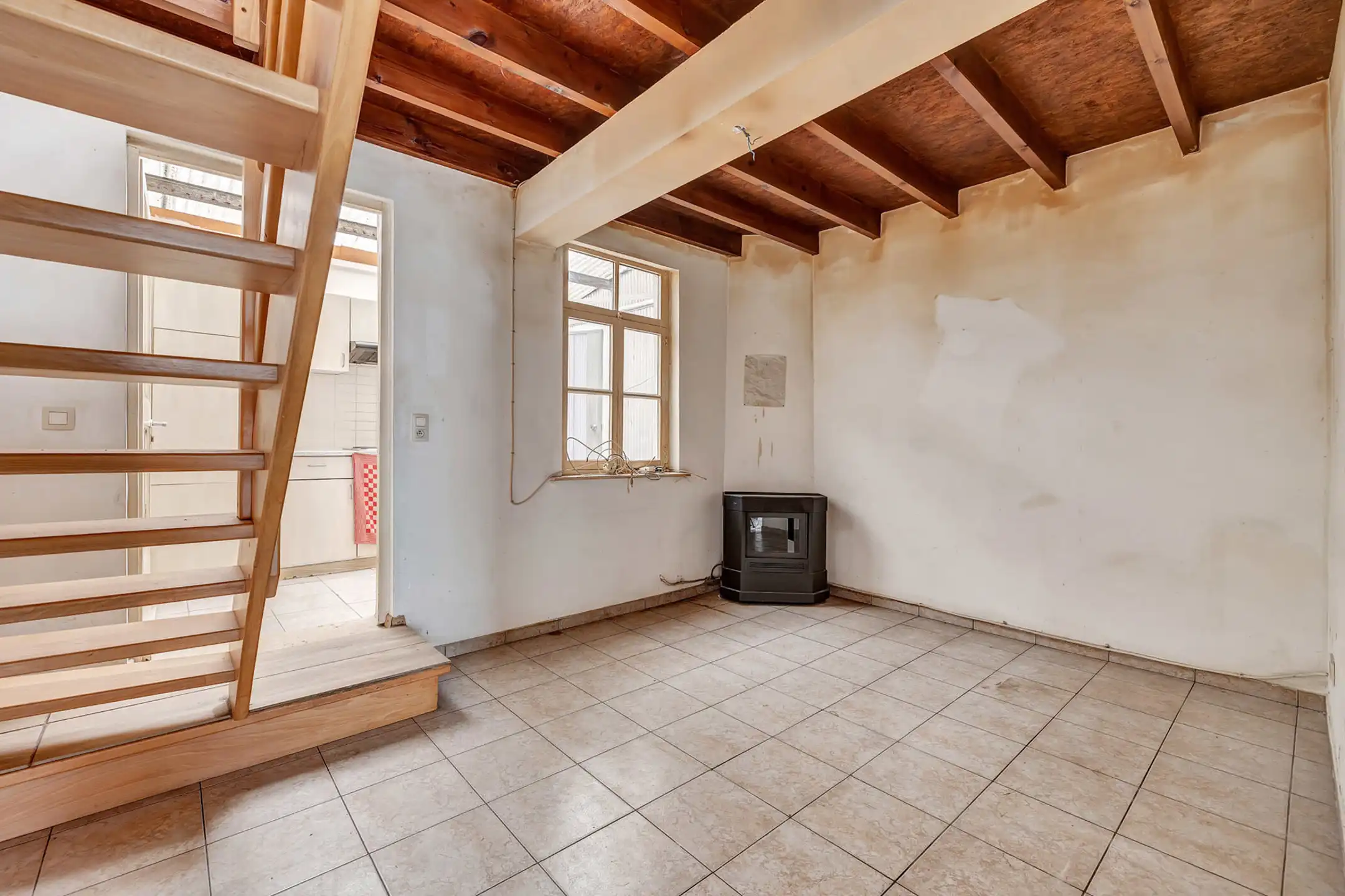 Te renoveren woning met tuin foto 4