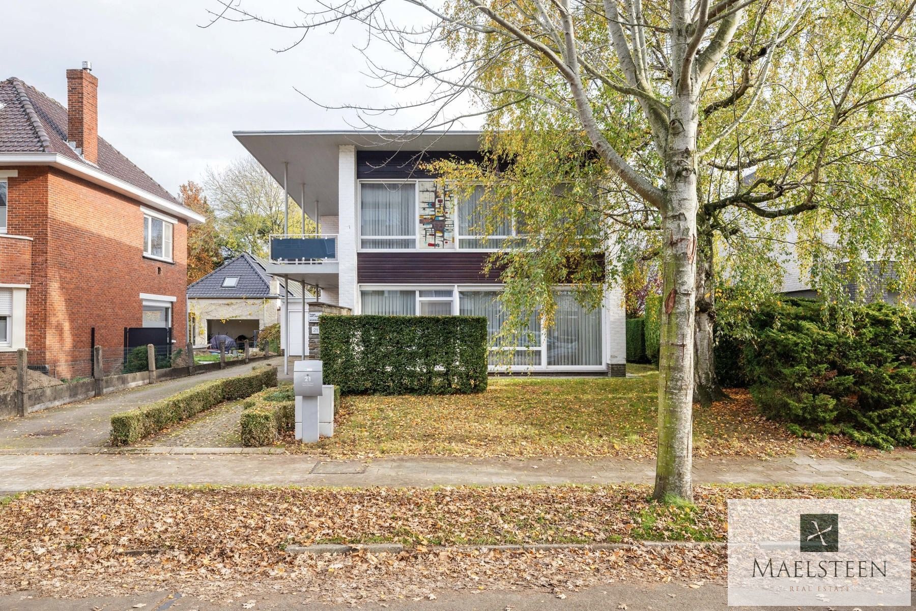 Hoofdfoto van de publicatie: Architecturale woning op 1876 m² te Sint-Andries