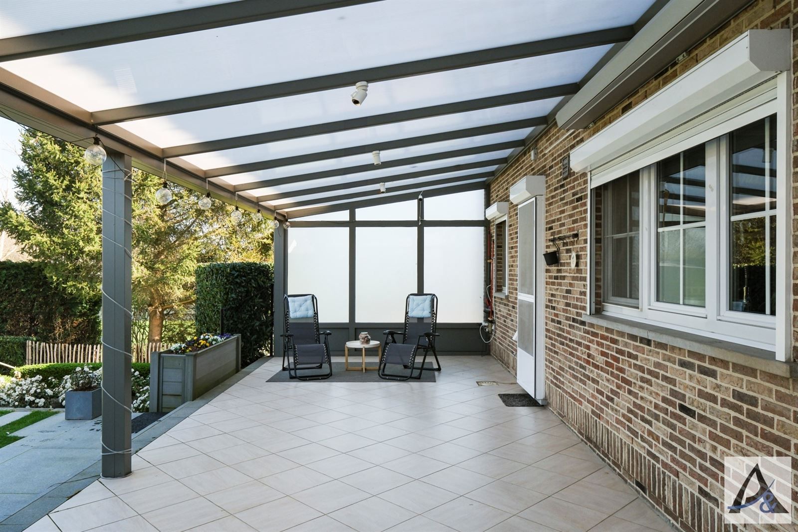Uitgeruste en instapklare woning op landelijke locatie met label A foto 39