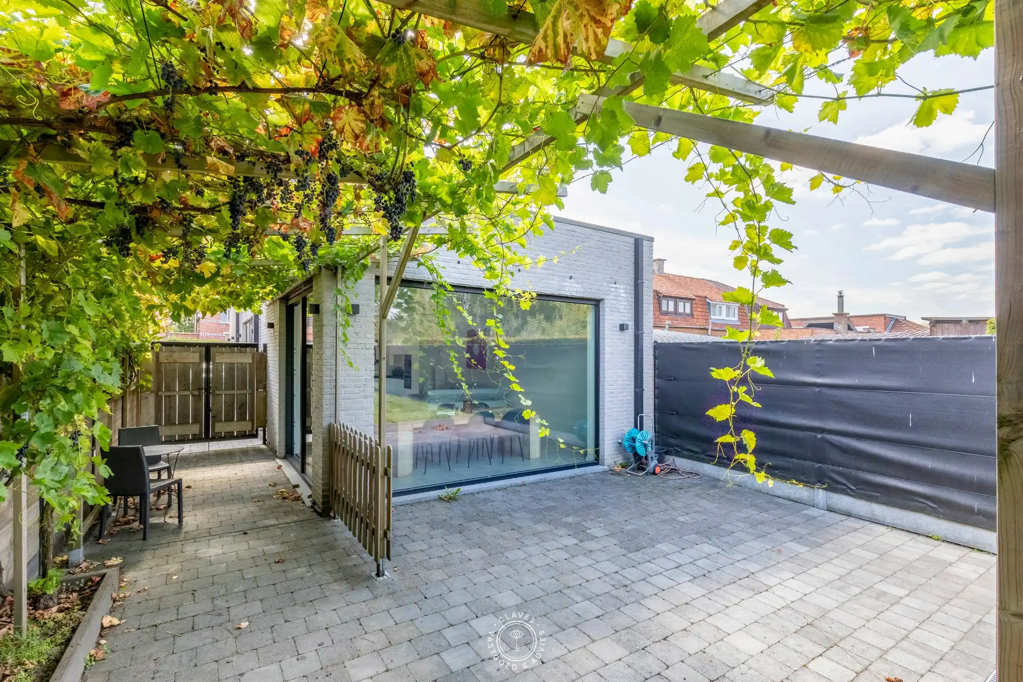 Volledig vernieuwde halfopen bebouwing in het geliefde Nieuwkerken foto 7