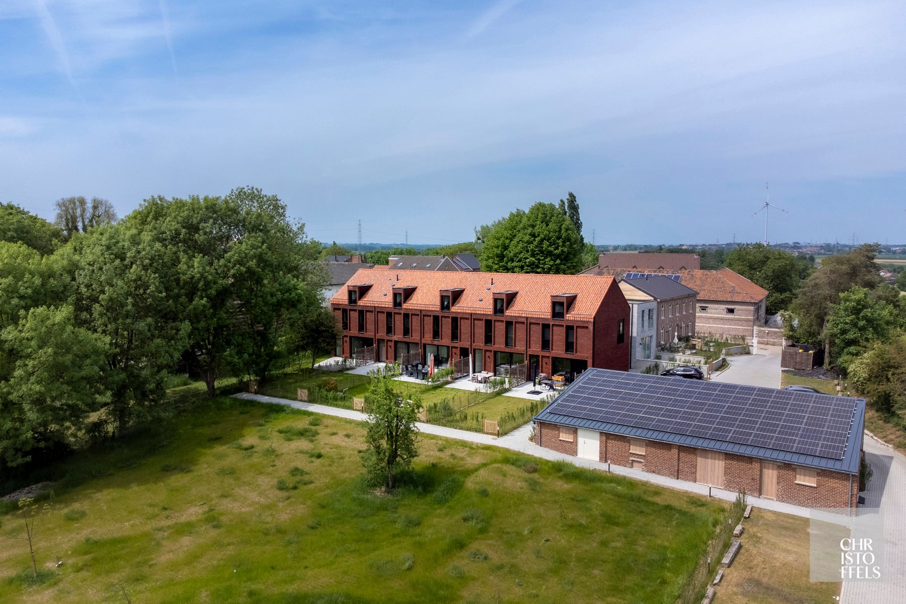 Gezinswoning (180m²) in een gerenoveerde hoeve te Riemst! foto {{pictureIndex}}