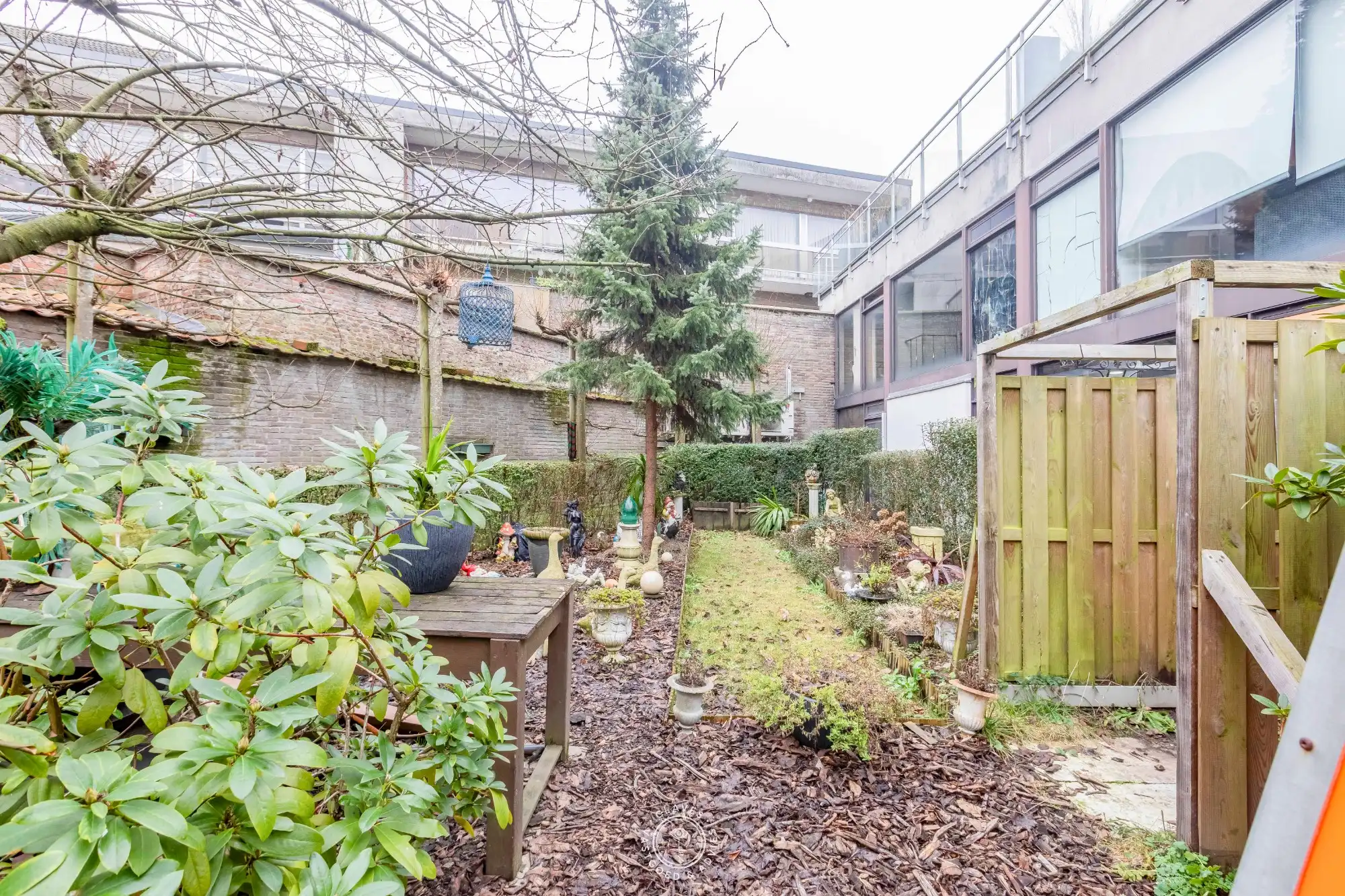 Handelspand met zeer ruim terras in 't Binnenhof foto 8