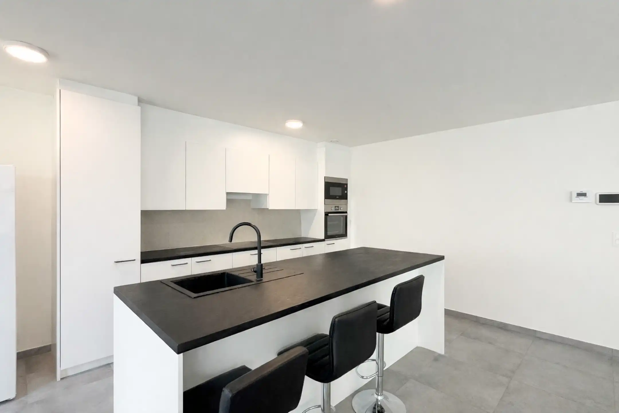 Ruim gelijkvloers app met 3slpk, tuin +terras op toplocatie! foto 8