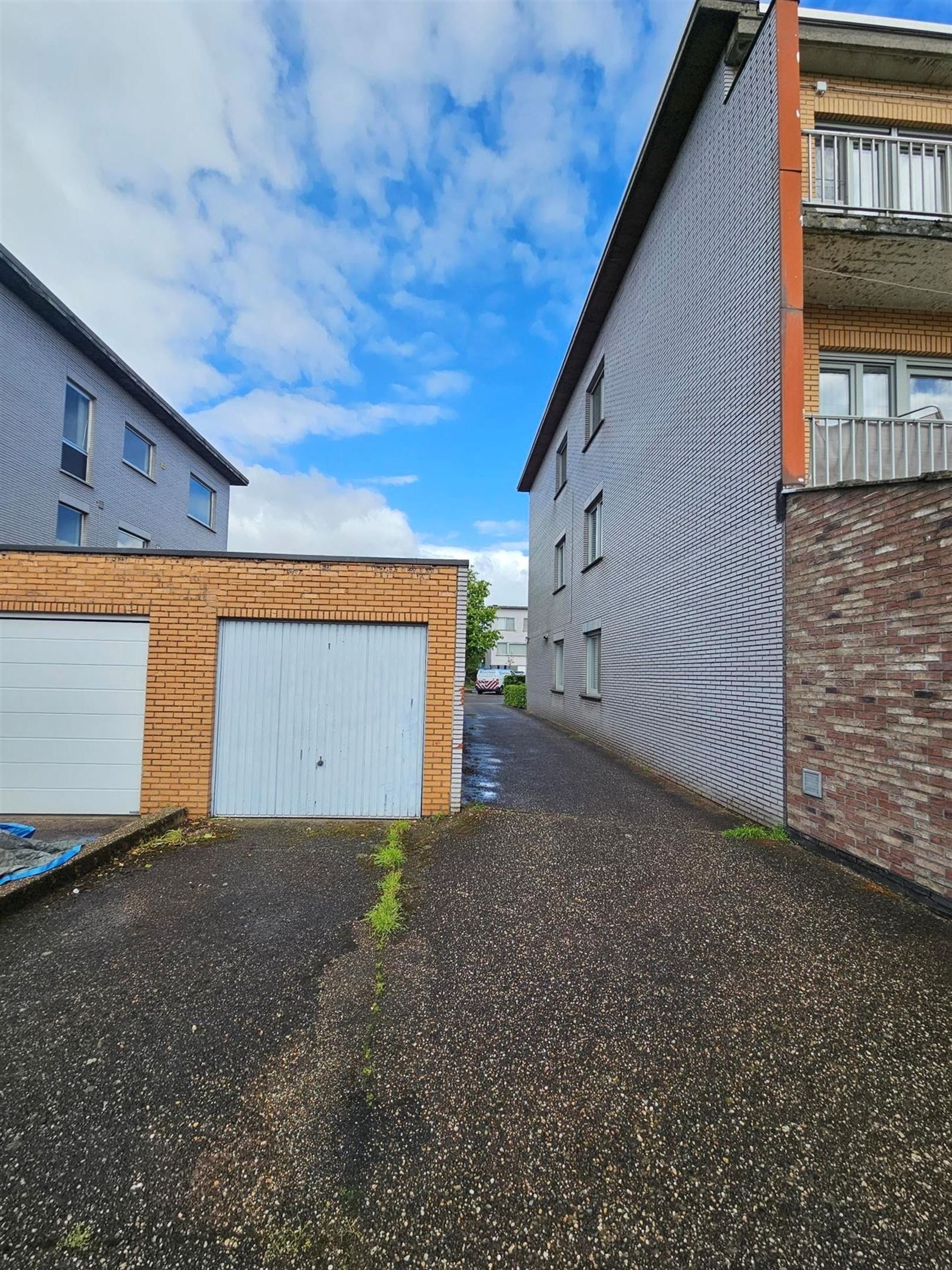 Appartement met terras en garagebox. foto 9