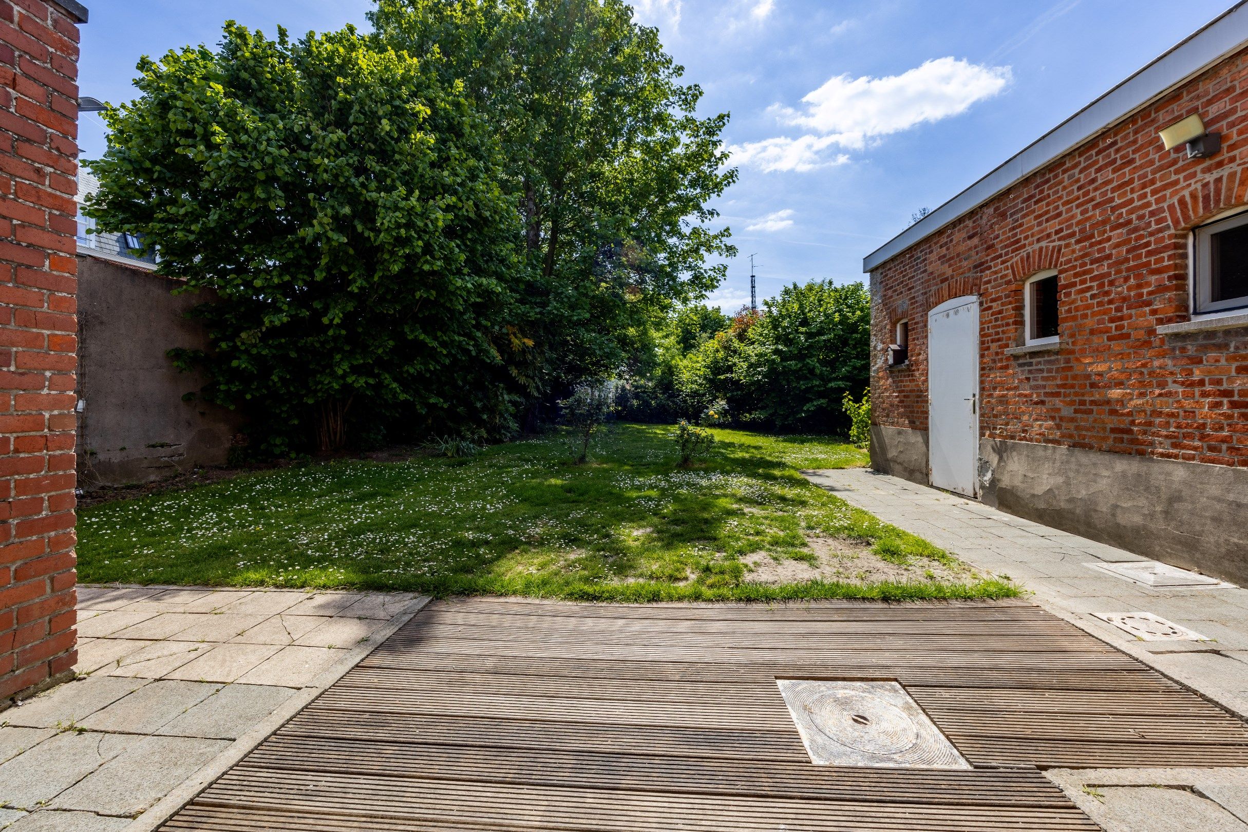 CHARMANTE BURGERWONING MET GARAGE foto 8