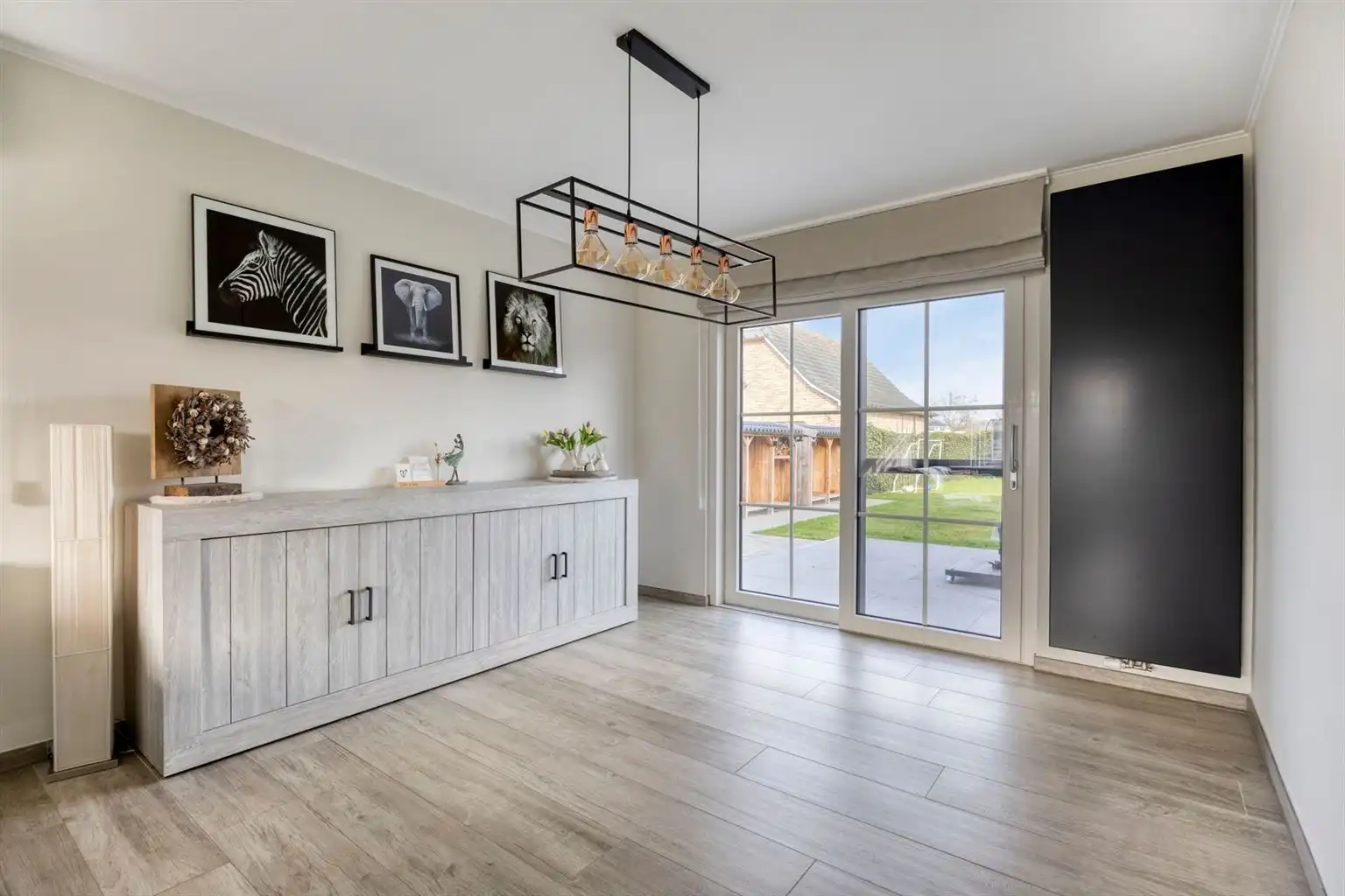 Vrijstaande woning met 3 slaapkamers, inpandige garage, omheinde tuin en zonnepanelen, zeer rustig gelegen in het landelijke Molenbeersel. foto 7