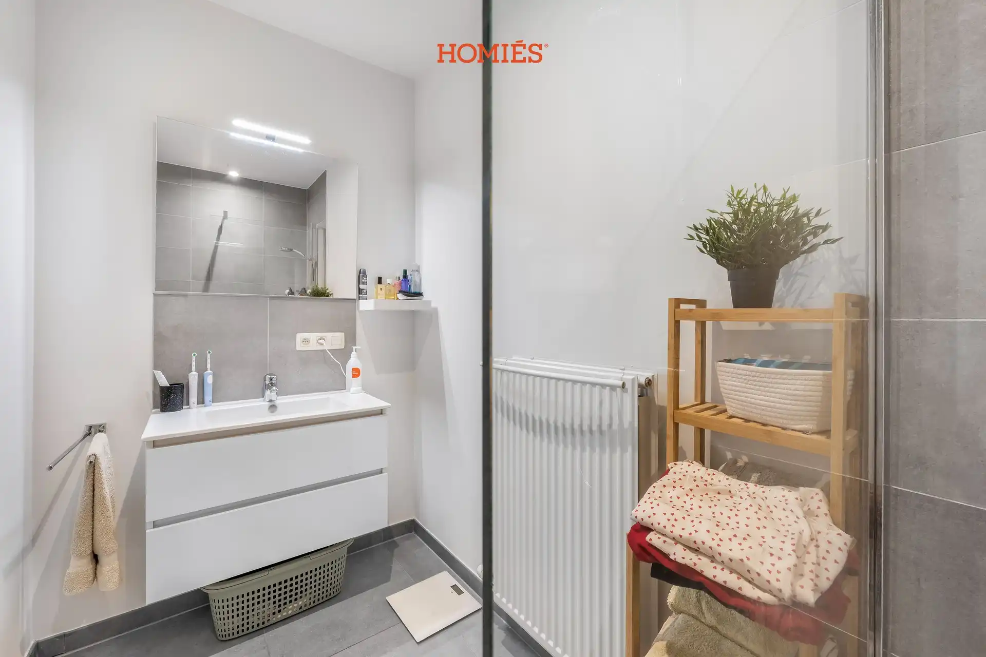 Modern 1-slaapkamerappartement met terras en staanplaats foto 21