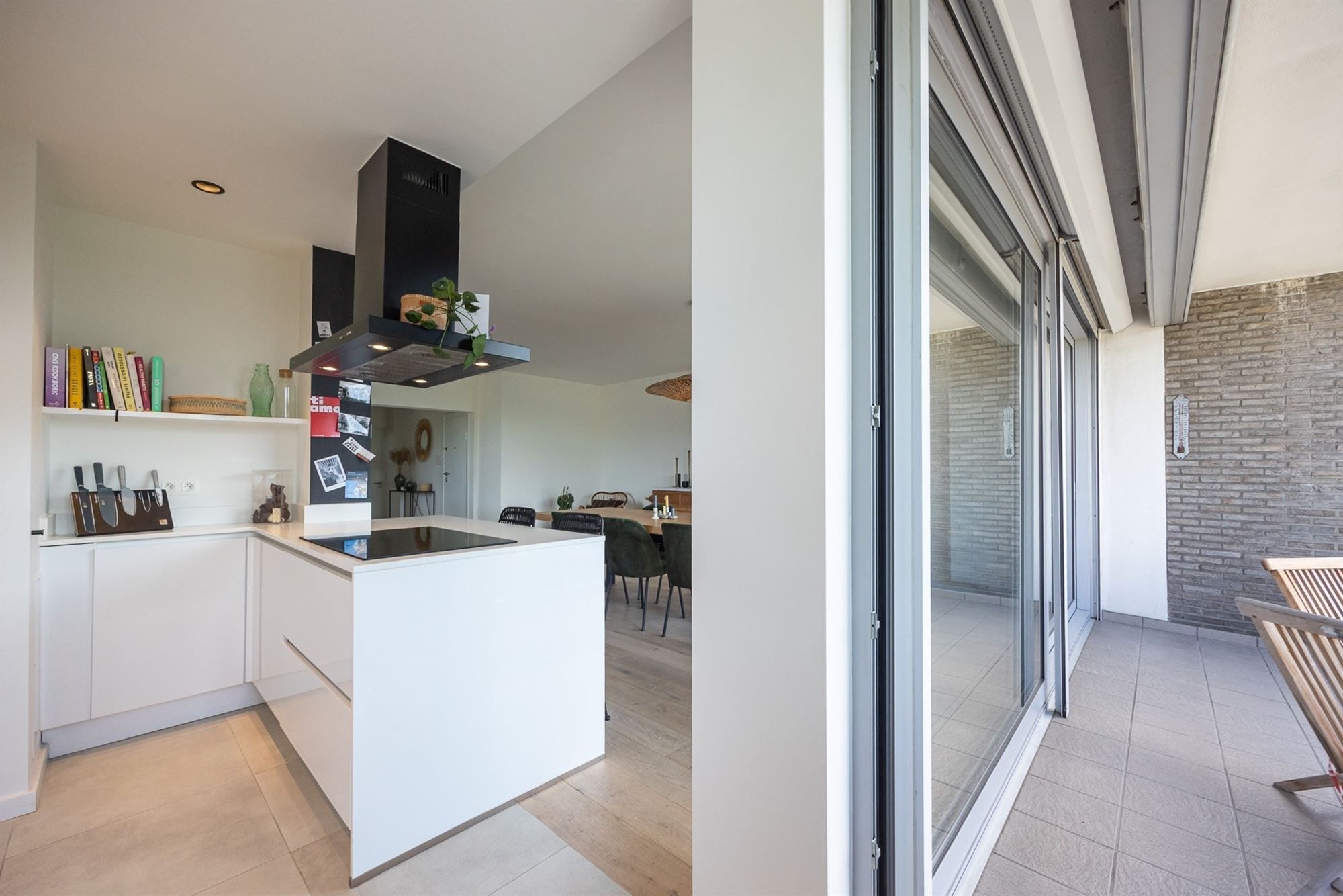 Instapklaar en lichtrijk hoekappartement nabij het Rooi foto 7