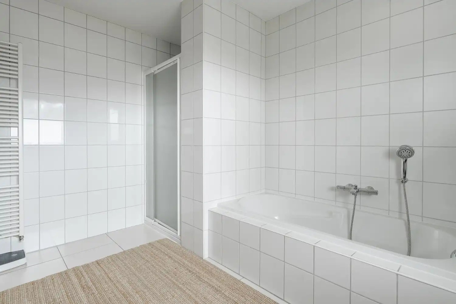Zeer ruime en energiezuinige woning nabij het centrum van Lindel-Overpelt foto 29