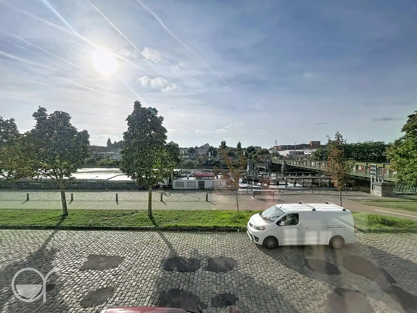 Goed gelegen appartement met garagebox en zicht op het water foto {{pictureIndex}}