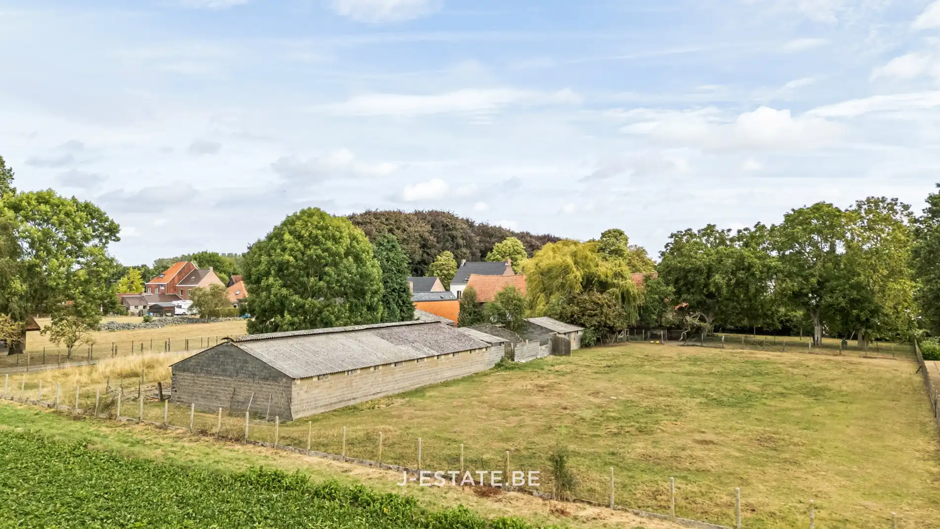 Authentieke vierkantshoeve met binnenplaats, bijgebouwen en prachtig uitzicht foto 20