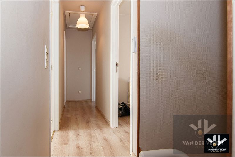 INSTAPKLARE GEZINSWONING IN KINDVRIENDELIJKE BUURT foto 15