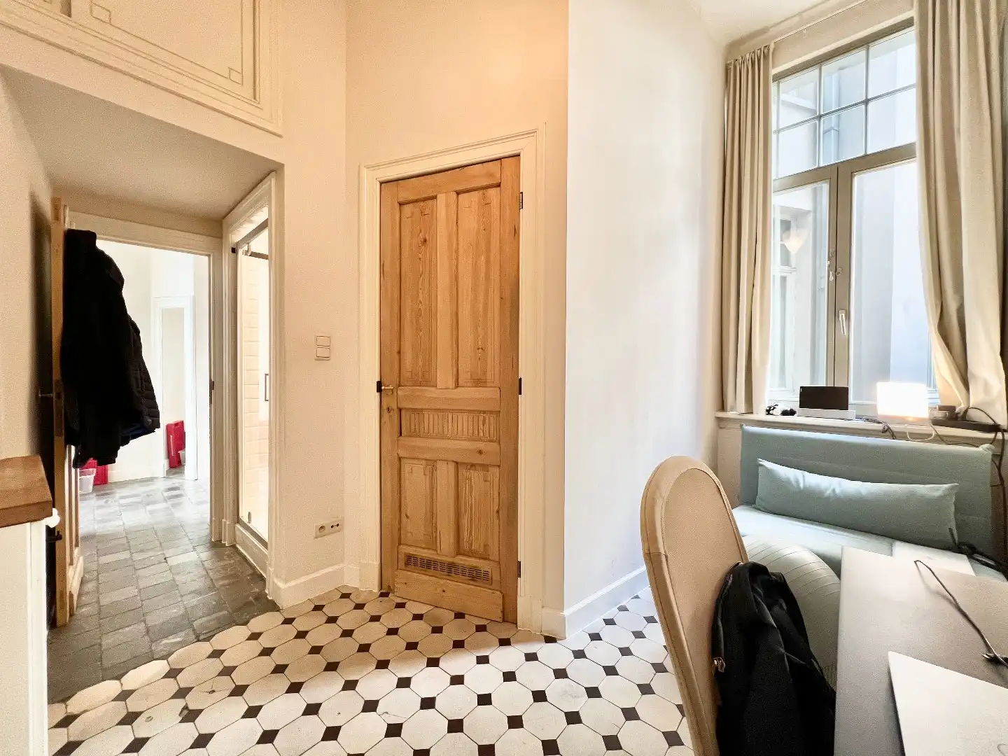 Elegante en instapklare 2-slaapkamerappartement in het groeiende Zurenborg foto 9